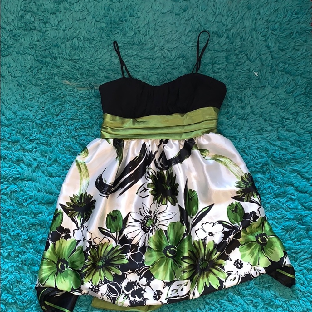 Trixxi dress